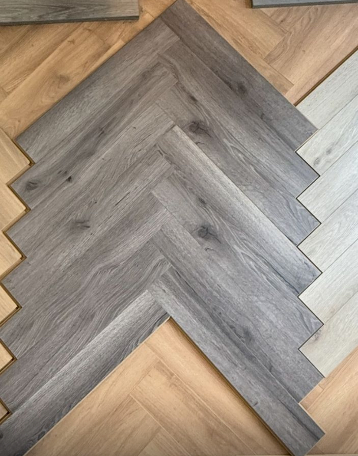GREY-HERRINGBONE-LAMINATE