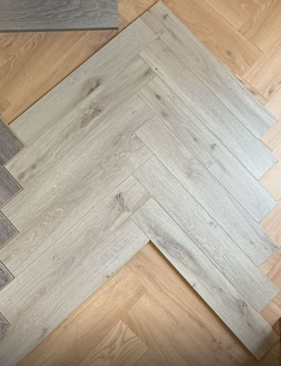 CAPPUCCINO-WOODEN-HERRINGBONE-EFFECT